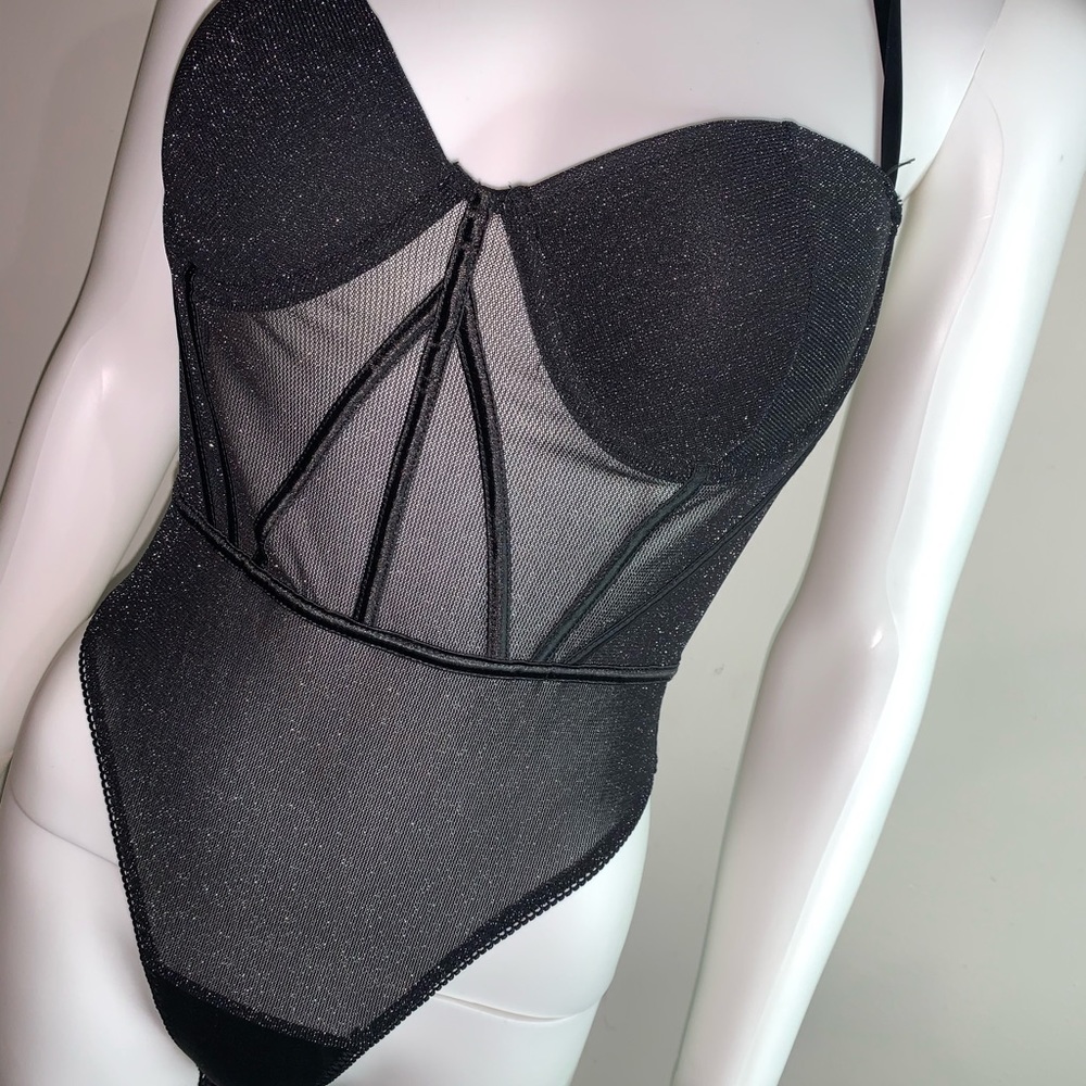 Black lingerie bodysuit l
